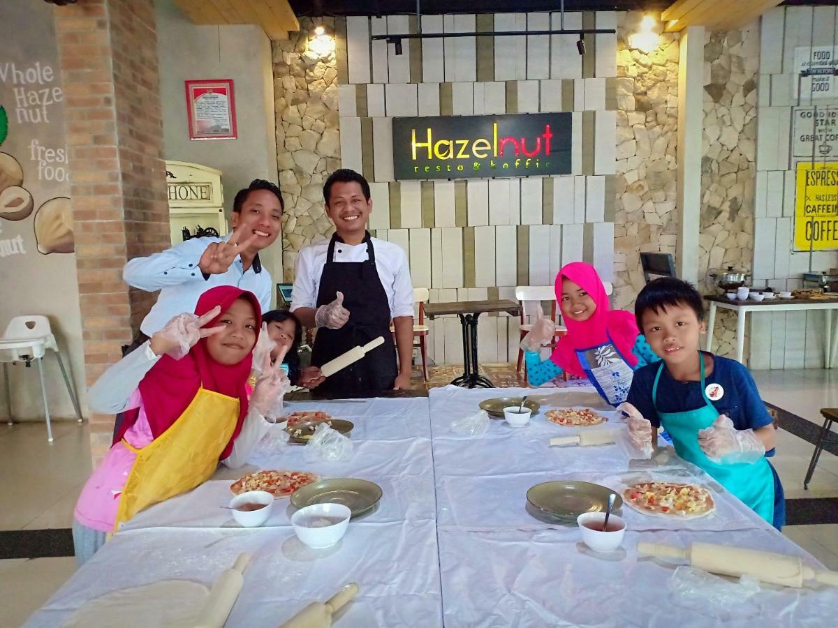 Hazotel Semarang Eksteriør billede